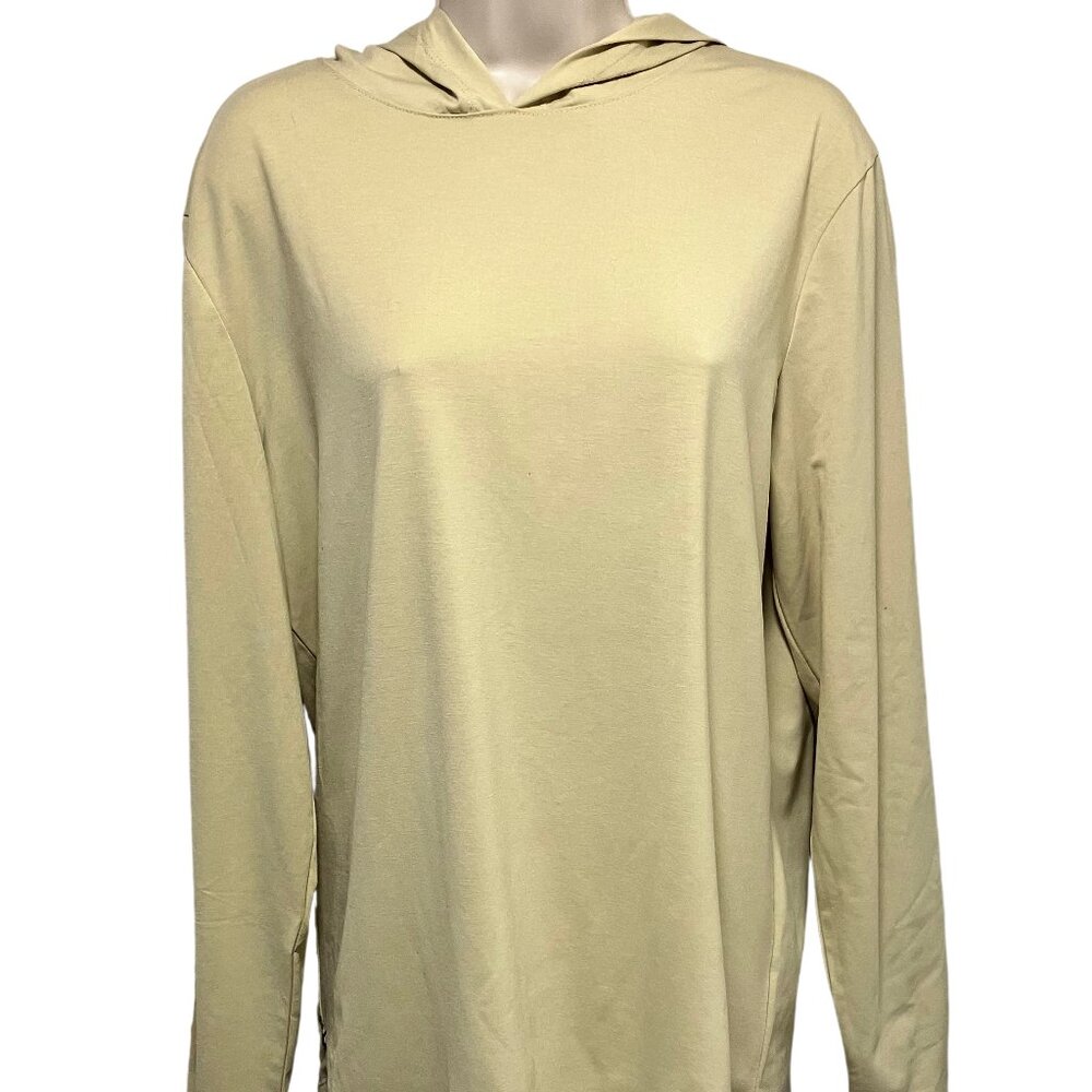 EUC Cuts Lighweight Hoodie Size:  Medium